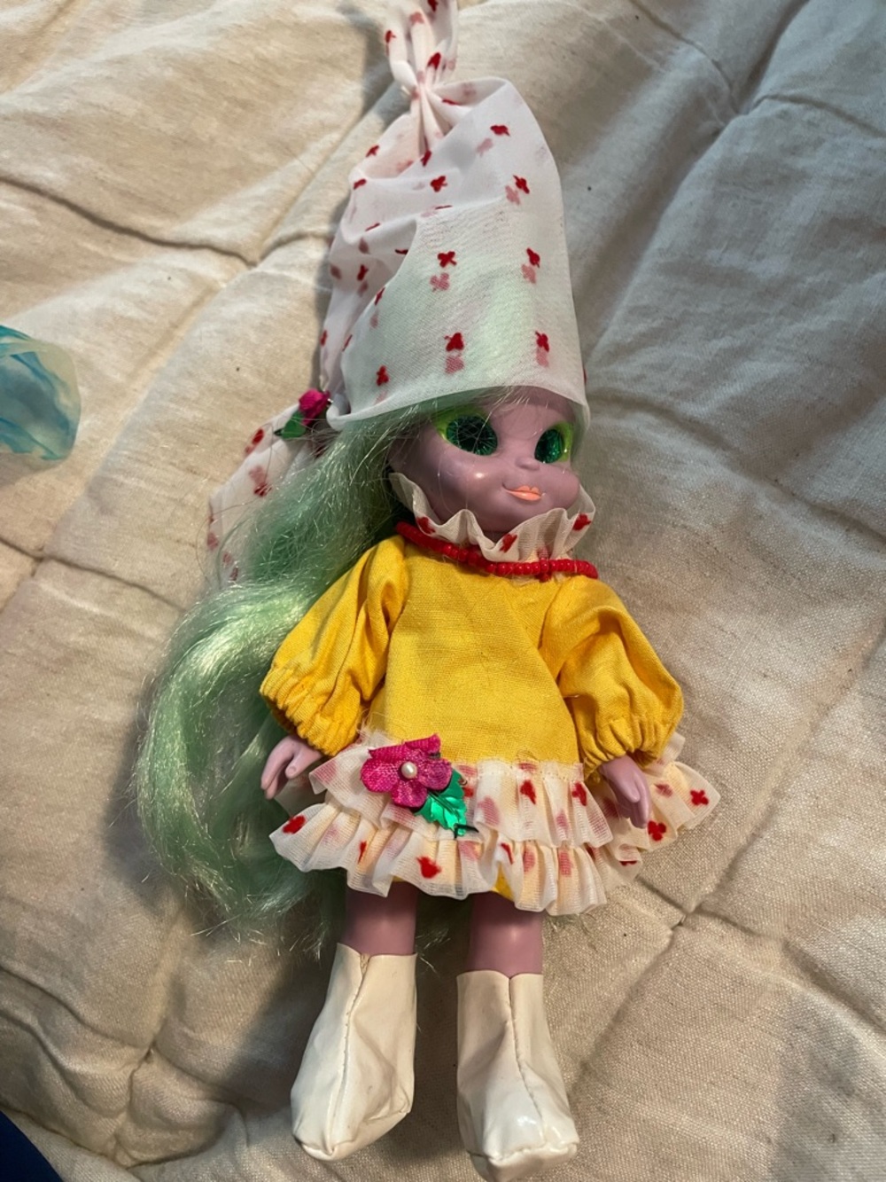 Vintage 1972 Emerald the Enchanted With Doll and clothing lot - Picture 6 of 16